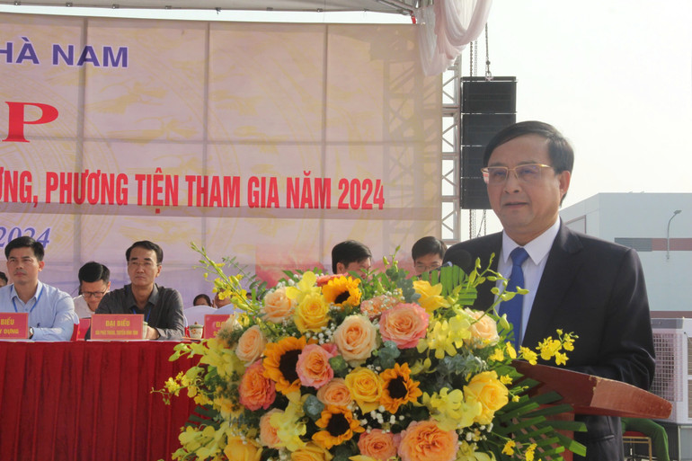 Đồng chí Nguyễn Đức Vượng, Phó Chủ tịch UBND tỉnh Hà Nam phát biểu tại buổi diễn tập. (Ảnh: Nguyễn Khánh)