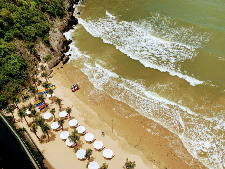 Xây dựng Cát Bà trở thành khu du lịch dịch vụ kết hợp bảo vệ, giữ gìn hệ sinh thái.