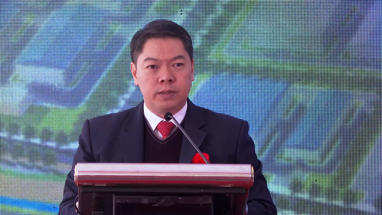 Ông Đoàn Thanh Sơn, Phó Chủ tịch Ủy ban nhân dân tỉnh Lạng Sơn phát biểu tại lễ khởi công dự án cụm công nghiệp Đình Lập.