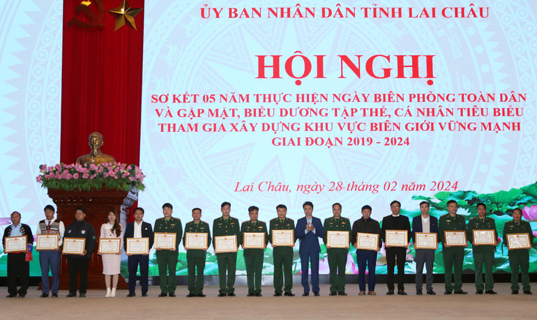 Các cá nhân nhận Bằng khen của Chủ tịch UBND tỉnh Lai Châu.