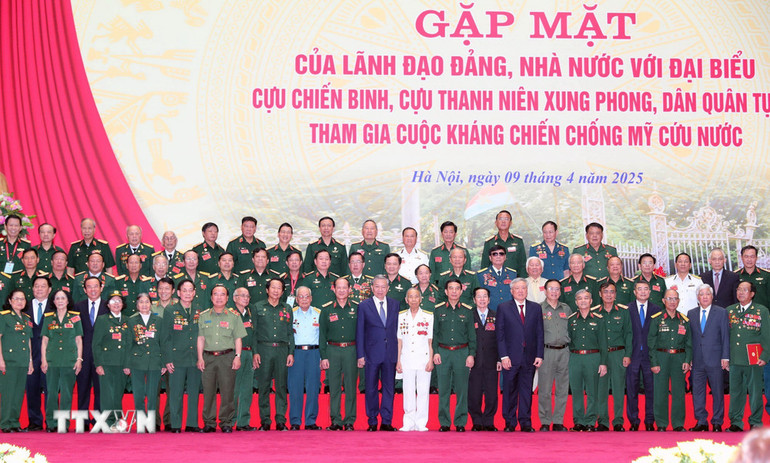 Tổng Bí thư Tô Lâm và các đại biểu. (Ảnh: TTXVN)