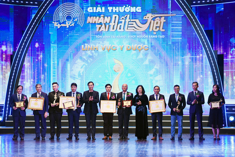 [Ảnh] Thủ tướng Phạm Minh Chính dự Lễ trao Giải thưởng Nhân tài Đất Việt năm 2023 ảnh 6