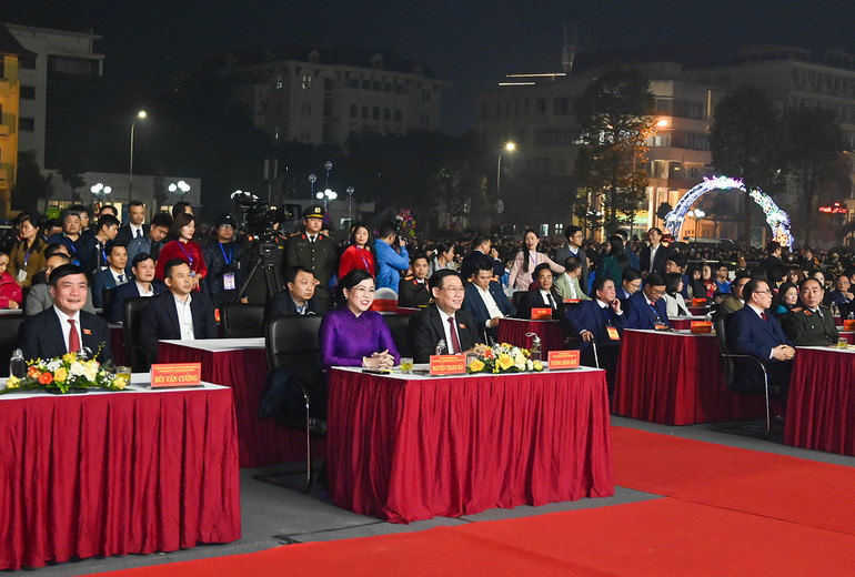 [Ảnh] Lễ kỷ niệm 60 năm Ngày Bác Hồ về thăm tỉnh Thái Nguyên ảnh 5