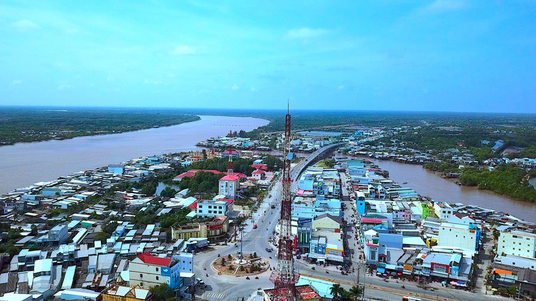 Từ vùng quê một thời chỉ lèo tèo vài căn nhà, Năm Căn giờ đã thành phố thị sầm uất.