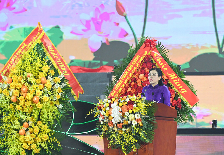 Bí thư Tỉnh ủy Thái Nguyên Nguyễn Thanh Hải trình bày diễn văn tại lễ kỷ niệm. (Ảnh: DUY LINH)