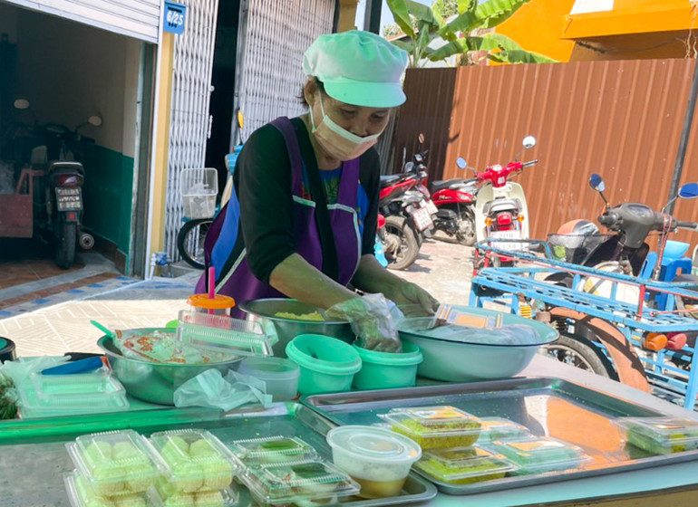 Những món ăn truyền thống được bà con gốc Việt giới thiệu. Những món ăn truyền thống được bà con gốc Việt giới thiệu.