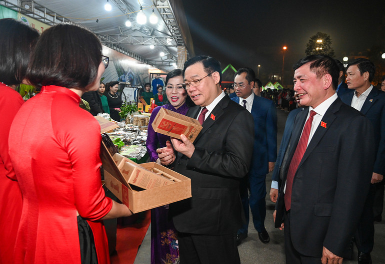 [Ảnh] Lễ kỷ niệm 60 năm Ngày Bác Hồ về thăm tỉnh Thái Nguyên ảnh 2