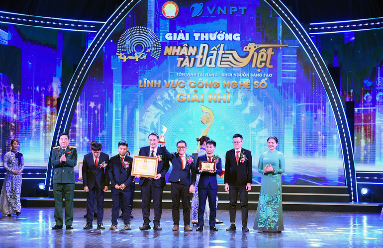 [Ảnh] Thủ tướng Phạm Minh Chính dự Lễ trao Giải thưởng Nhân tài Đất Việt năm 2023 ảnh 7