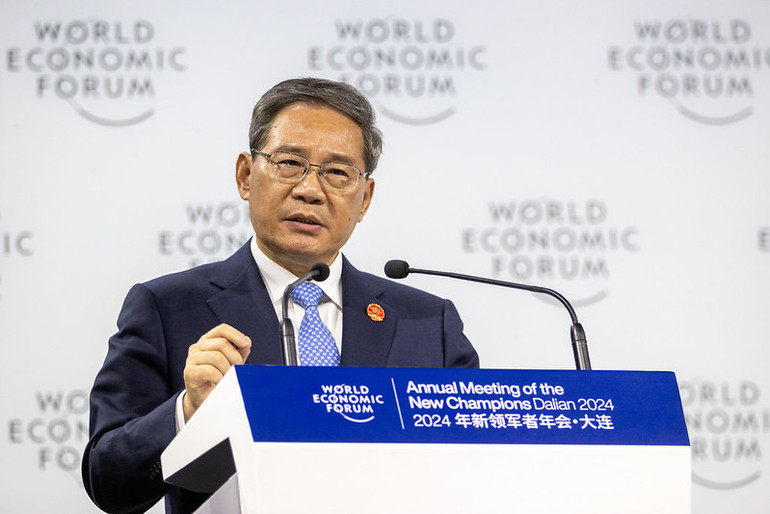 [Ảnh] Thủ tướng Phạm Minh Chính phát biểu khai mạc tại Phiên toàn thể Hội nghị WEF Đại Liên ảnh 3