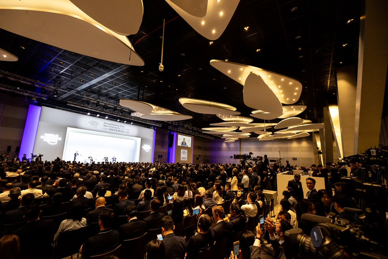 [Ảnh] Thủ tướng Phạm Minh Chính phát biểu khai mạc tại Phiên toàn thể Hội nghị WEF Đại Liên ảnh 6