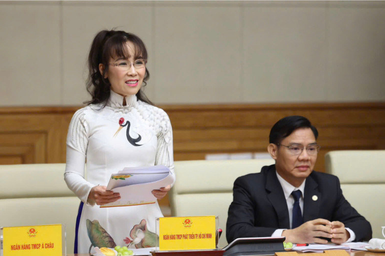 Bà Nguyễn Thị Phương Thảo, nhà sáng lập, Phó chủ tịch thường trực Hội đồng quản trị HDBank phát biểu tại hội nghị.