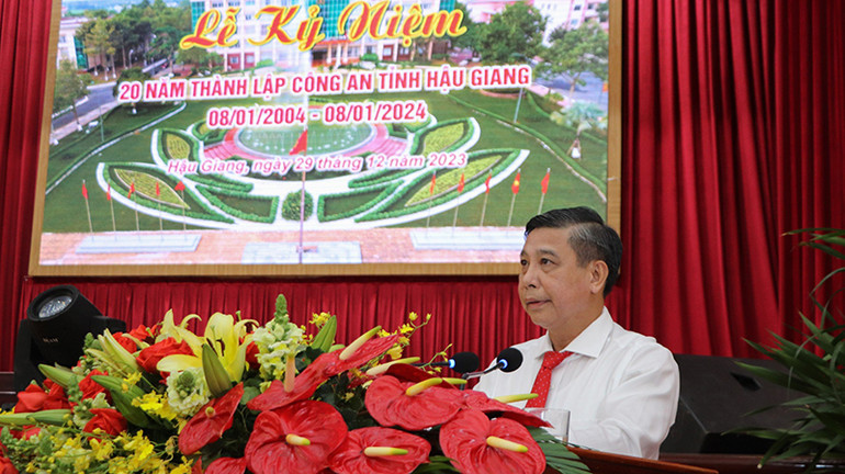 Chủ tịch UBND tỉnh Hậu Giang, Đồng Văn Thanh phát biểu tại buổi lễ