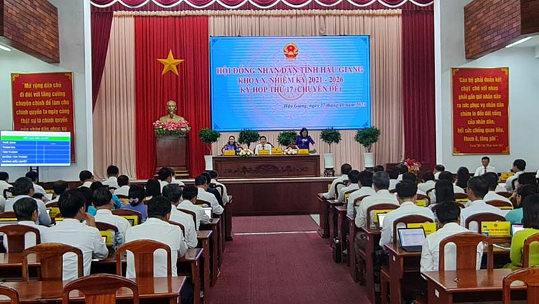 Quang cảnh kỳ họp.