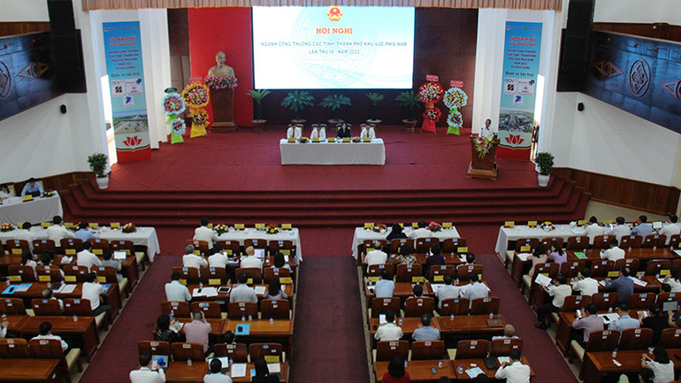 Quang cảnh hội nghị.