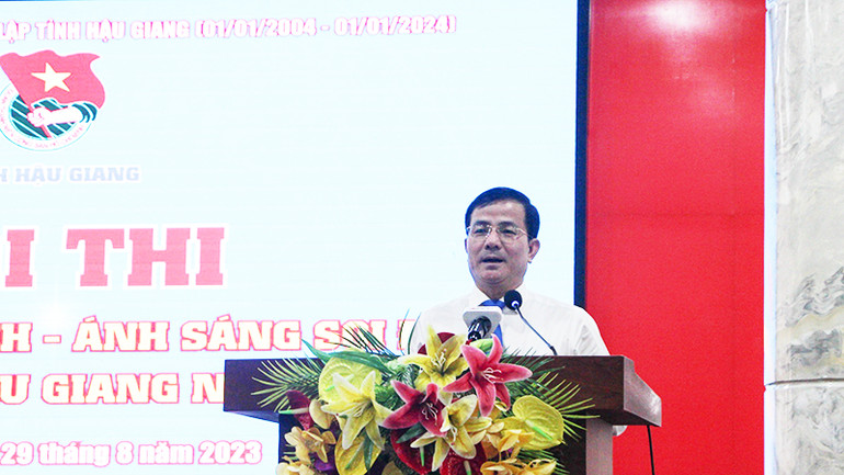 Phó Bí thư Thường trực Tỉnh ủy, Chủ tịch Hội đồng nhân dân tỉnh Hậu Giang Trần Văn Huyến phát biểu chỉ đạo tại hội thi