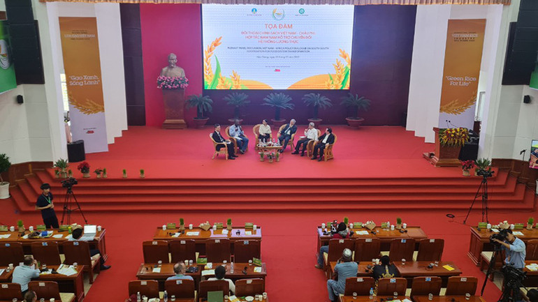 Phiên tọa đàm, đối thoại tại hội thảo