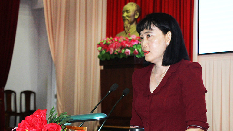 Bà Hồ Thu Ánh, Phó Chủ tịch Ủy ban nhân dân tỉnh Hậu Giang phát biểu tại lễ ký kết.