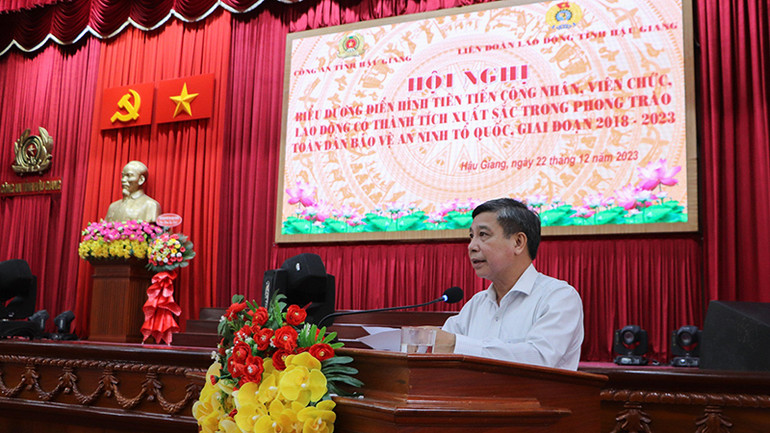 Chủ tịch Ủy ban nhân dân tỉnh Hậu Giang Đồng Văn Thanh phát biểu chỉ đạo tại hội nghị