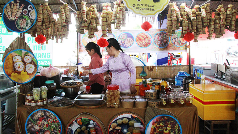 Ẩm thực Hậu Giang với nhiều món ăn truyền thống. Ẩm thực Hậu Giang với nhiều món ăn truyền thống.