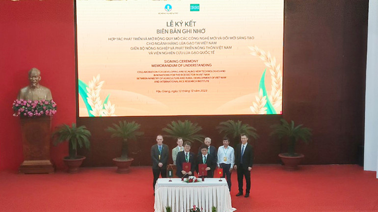 Ký kết biên bản ghi nhớ