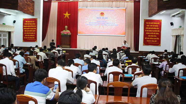 Quang cảnh hội nghị sơ kết đề án hỗ trợ doanh nghiệp nhỏ và vừa.