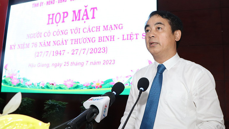 Bí thư Tỉnh ủy Hậu Giang phát biểu tại buổi họp mặt.