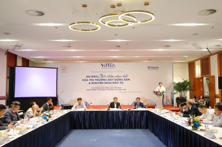 Toàn cảnh buổi diễn đàn. Toàn cảnh buổi diễn đàn.