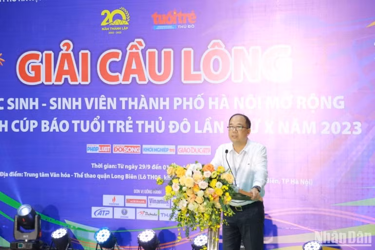 Nhà báo Nguyễn Mạnh Hưng - Tổng Biên tập báo Tuổi trẻ Thủ đô, Trưởng Ban tổ chức giải phát biểu tại Lễ khai mạc. Nhà báo Nguyễn Mạnh Hưng - Tổng Biên tập báo Tuổi trẻ Thủ đô, Trưởng Ban tổ chức giải phát biểu tại Lễ khai mạc.