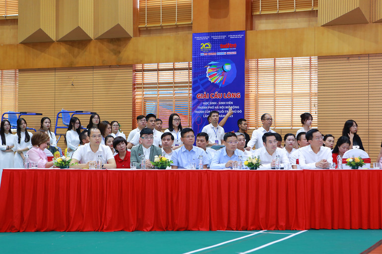 Các đại biểu tham dự Lễ khai mạc. Các đại biểu tham dự Lễ khai mạc.