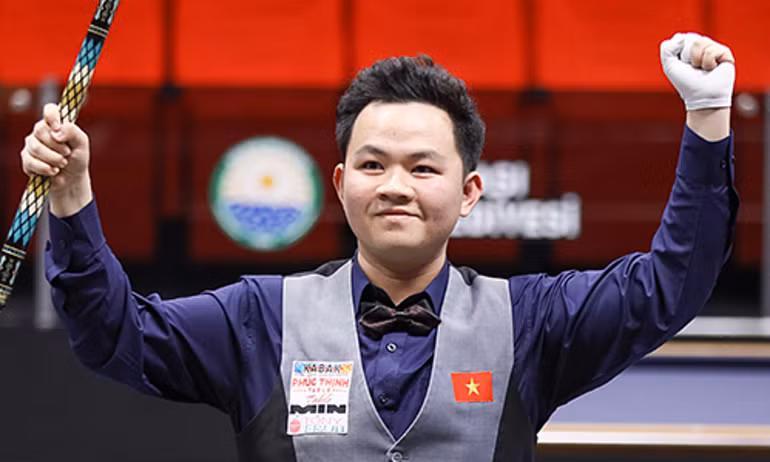 Cơ thủ Bao Phương Vinh ăn mừng chiến thắng. (Ảnh: UMB)