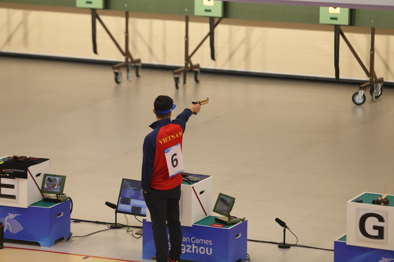 Phạm Quang Huy thực hiện lượt bắn. (Ảnh: Huy Đăng)