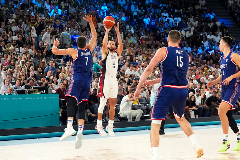 Stephen Curry đạt hiệu suất ném xa khủng khiếp trong hai trận đấu cuối tại Olympic Paris. (Ảnh: Getty)