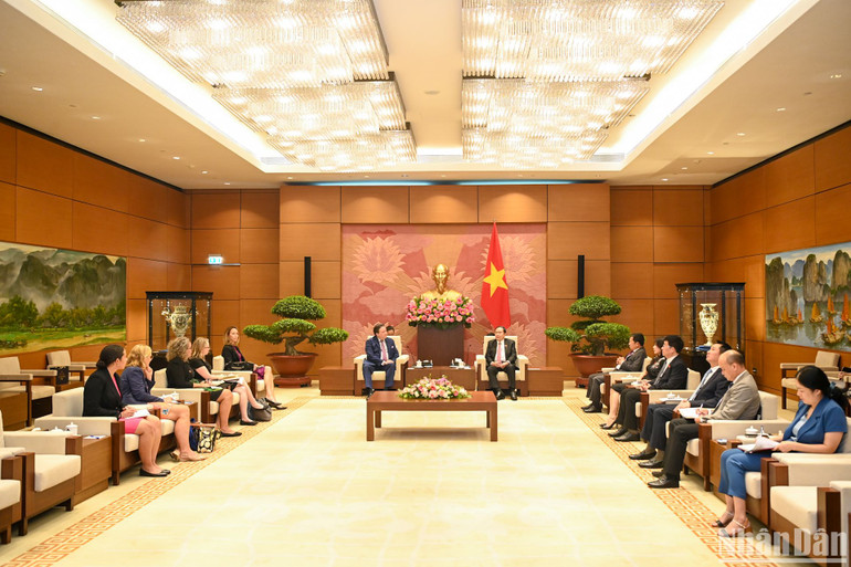 Quang cảnh cuộc tiếp tại Nhà Quốc hội. (Ảnh: DUY LINH) Quang cảnh cuộc tiếp tại Nhà Quốc hội. (Ảnh: DUY LINH)