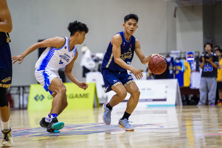 Nguyễn Hoàng Phúc giúp Nha Trang Dolphins lên điểm nhanh chóng. (Ảnh: VBA) Nguyễn Hoàng Phúc giúp Nha Trang Dolphins lên điểm nhanh chóng. (Ảnh: VBA)