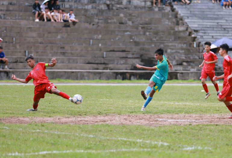 Pha dứt điểm kỹ thuật của một cầu thủ.