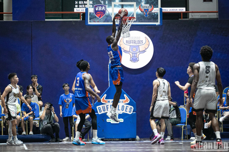 Thiếu vắng Ruot Monyyong khiến Hanoi Buffaloes nhanh chóng sụp đổ. (Ảnh: SƠN TÙNG)