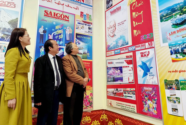 Không gian giới thiệu Báo Nhân Dân tại Hội báo Xuân Lâm Đồng.