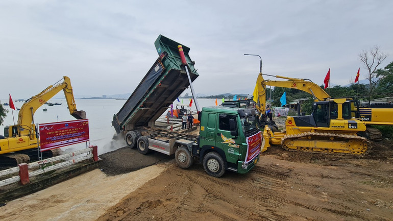 Ngay sau lễ ra quân, các đơn vị tổ chức thi công ngay các hợp phần dự án.