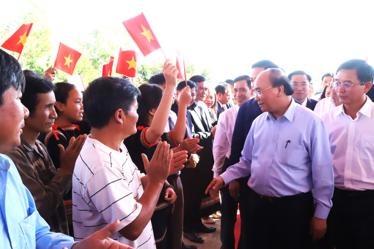 [Ảnh] Chủ tịch nước Nguyễn Xuân Phúc thăm, chúc Tết, tặng quà tại Đắk Lắk ảnh 11