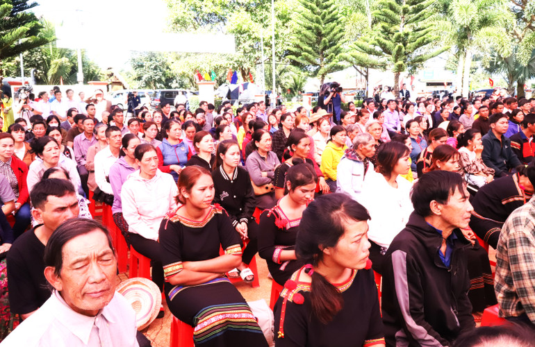 [Ảnh] Chủ tịch nước Nguyễn Xuân Phúc thăm, chúc Tết, tặng quà tại Đắk Lắk ảnh 7