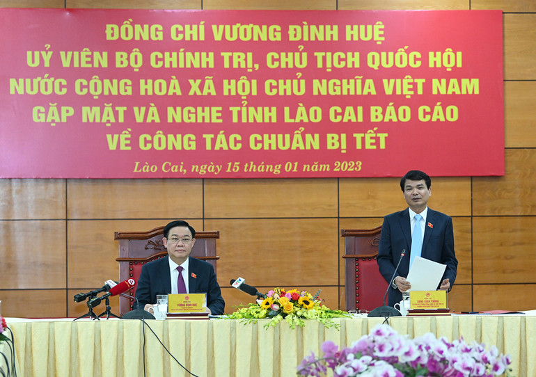 Bí thư Tỉnh ủy Lào Cai Đặng Xuân Phong phát biểu báo cáo tại buổi làm việc.