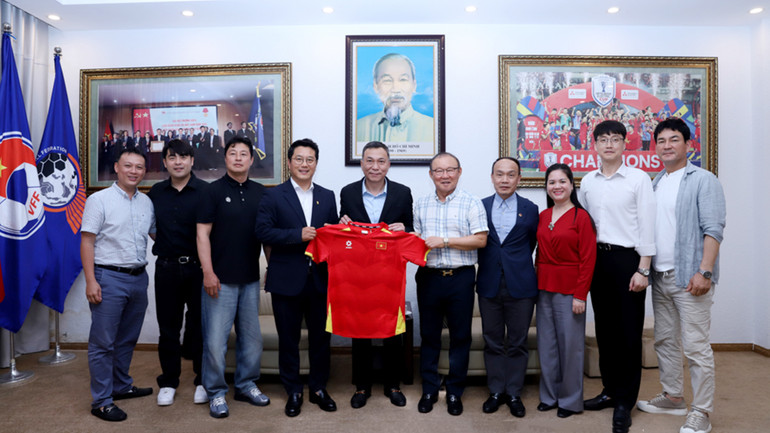 Buổi làm việc khẳng định mối quan hệ mật thiết giữa hai Liên đoàn Bóng đá. (Ảnh: VFF)