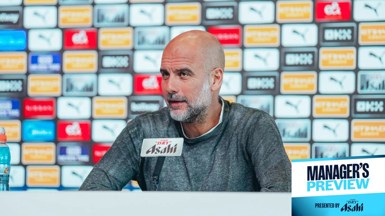 Pep chia sẻ trong cuộc họp báo. (Ảnh: MCFC)