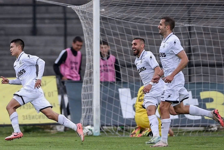 Chung Nguyen Do thi đấu cùng câu lạc bộ Slavia Sofia tại Giải vô địch quốc gia Bulgaria. (Ảnh: Instagram nhân vật) Chung Nguyen Do thi đấu cùng câu lạc bộ Slavia Sofia tại Giải vô địch quốc gia Bulgaria. (Ảnh: Instagram nhân vật)