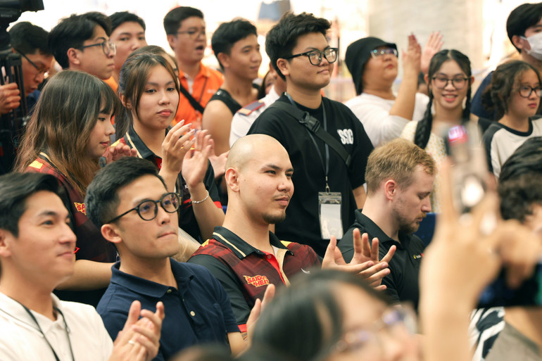 Đại diện các câu lạc bộ bóng rổ chuyên nghiệp Việt Nam tham dự sự kiện.