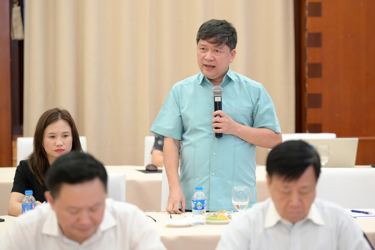 Ông Tạ Văn Hạ, Phó Chủ nhiệm Ủy ban Văn hóa và Xã hội của Quốc hội phát biểu tại hội thảo.