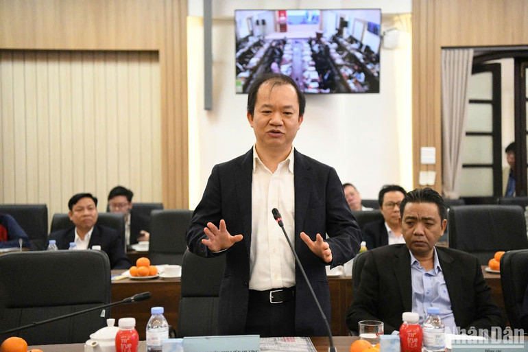 PGS, TS Bùi Hoài Sơn, Ủy viên chuyên trách Ủy ban Văn hóa, Giáo dục của Quốc hội chia sẻ. Ảnh: THẾ DƯƠNG