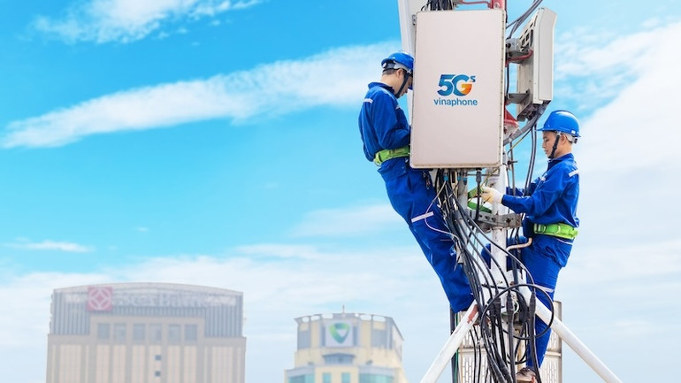 VNPT đã chính thức khai trương VinaPhone 5G vào ngày 20/12 vừa qua. Đến thời điểm này, Vinaphone 5G đã hiện diện phủ sóng tại 63 tỉnh thành trên cả nước. VNPT đã chính thức khai trương VinaPhone 5G vào ngày 20/12 vừa qua. Đến thời điểm này, Vinaphone 5G đã hiện diện phủ sóng tại 63 tỉnh thành trên cả nước.