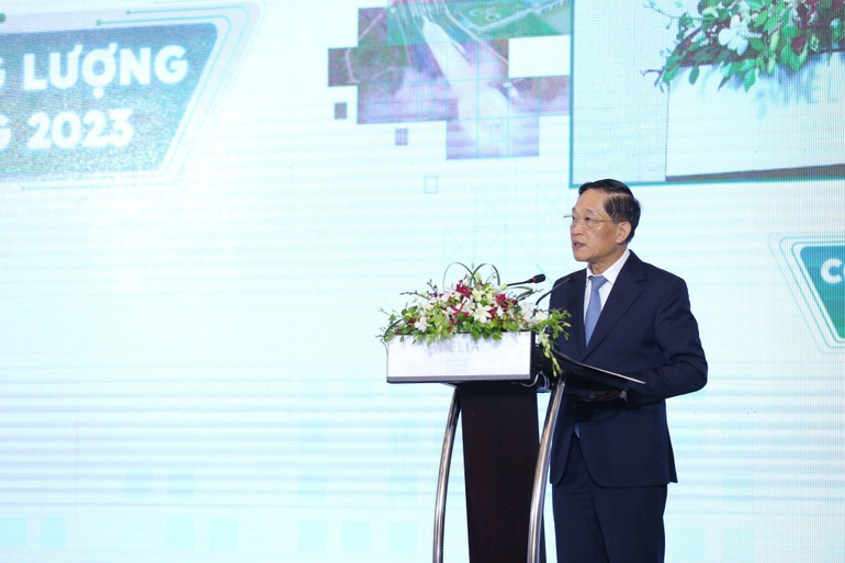 Thứ trưởng Khoa học và Công nghệ Trần Văn Tùng phát biểu ý kiến tại tọa đàm.