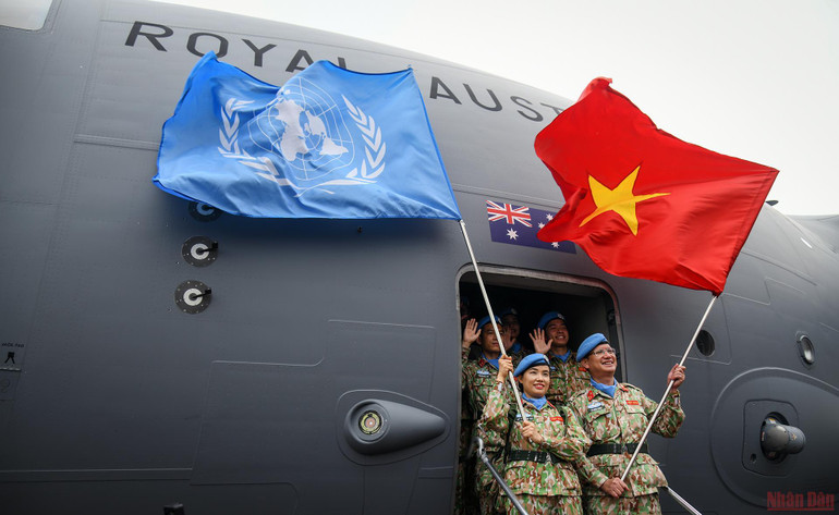 Công binh mũ nồi xanh Việt Nam lần đầu làm nhiệm vụ tại châu Phi -0